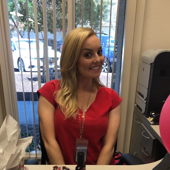 Meet your Posher, Jacqueline - Picture 1 of 1